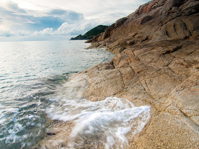 美丽的海景海和岩石图片