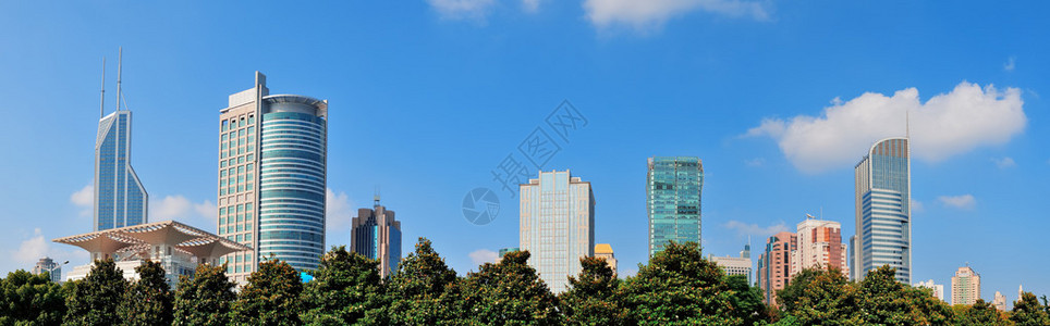 上海城市建筑与公园天际线全景图片