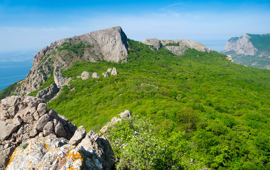 夏季山地景观图片