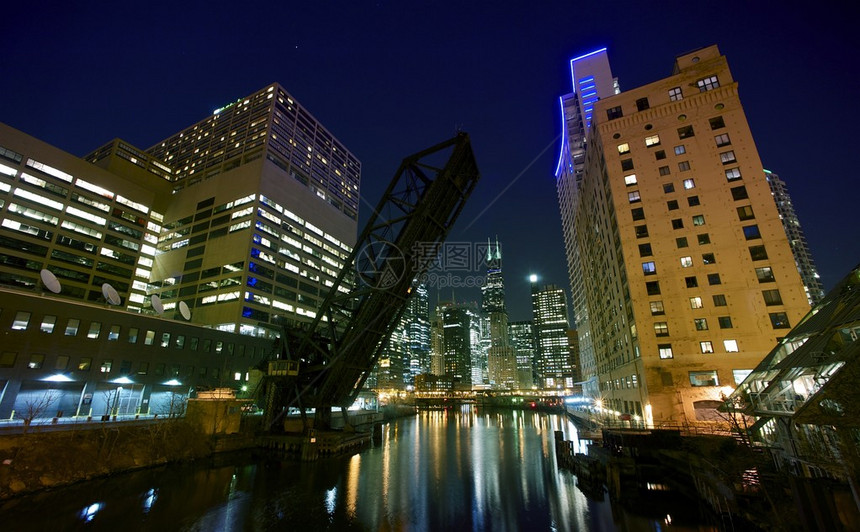 芝加哥市中心城市灯光芝加哥夜间摄图片