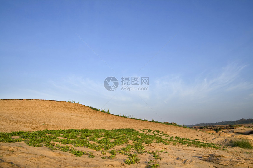 与蓝天的风景沙漠图片