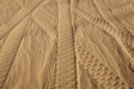 卡塔尔的沙漠背景图片