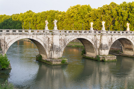 罗马桥梁图片