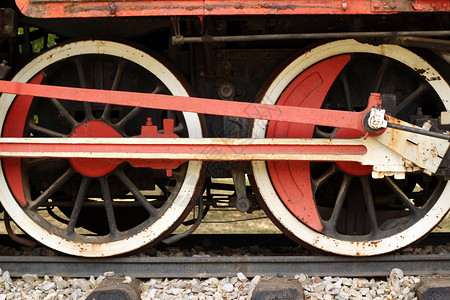 老蒸汽铁生锈的轮子图片
