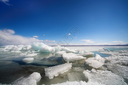 冬天结冰的贝加尔湖图片