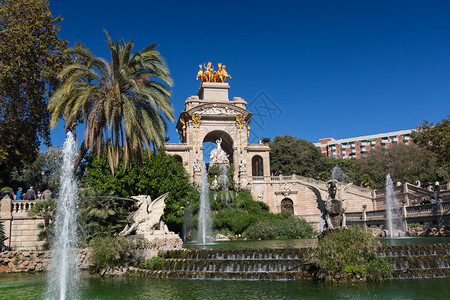 巴塞罗那guudadela公园湖喷泉图片