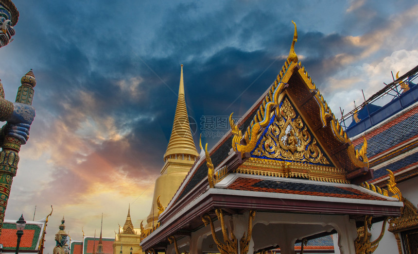 泰国著名的曼谷寺庙的美丽颜色W图片