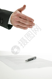 商人为签合同握手白种背景孤立无援白图片