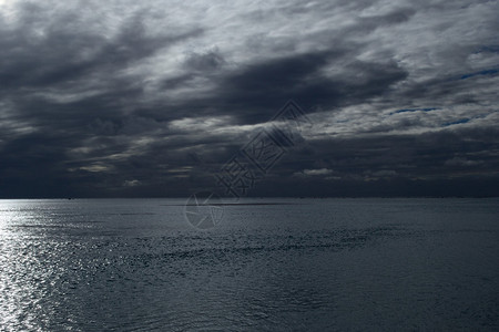 Aitutaki环礁湖的暴风日落库克群图片