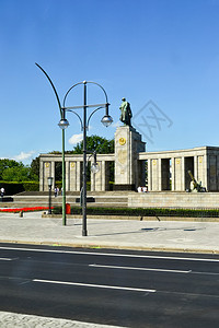 柏林苏联士兵纪念碑图片