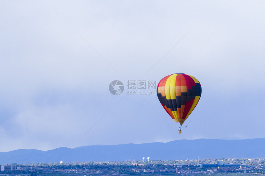 科罗拉多州伊利市的年度热气球节图片
