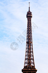 巴黎的蓝天白云埃菲尔铁塔图片