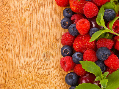 蓝莓草莓浆果草莓和樱桃图片