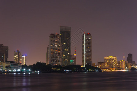 泰国曼谷的河滨建筑在图片