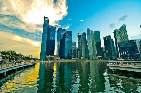 新加坡天际线的现代建筑图片