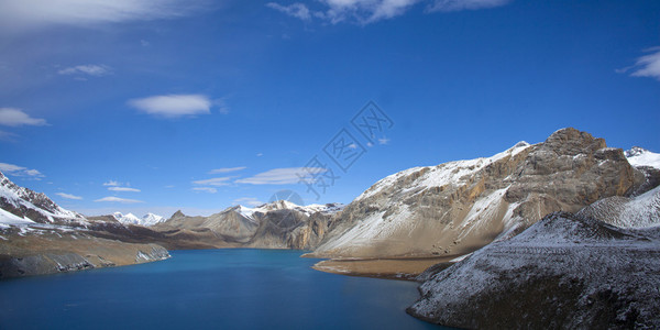 尼泊尔蒂利乔高海拔蓝湖景观图片