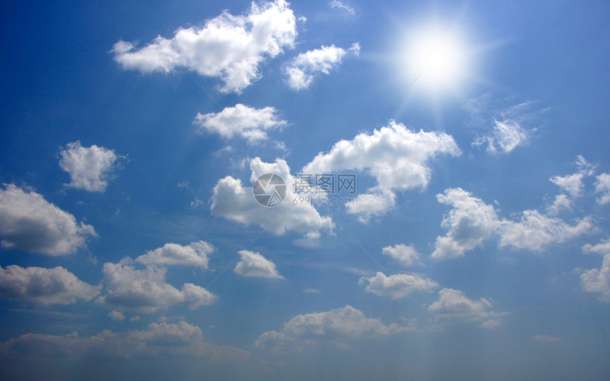 太阳天空和云彩图片
