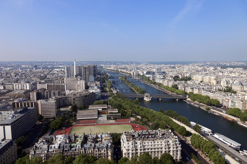 巴黎城市和塞纳河的景色图片