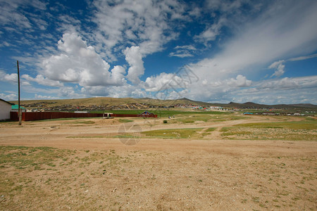 蒙古的沙质和石质沙漠背景图片