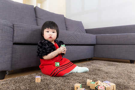 女婴玩具图片