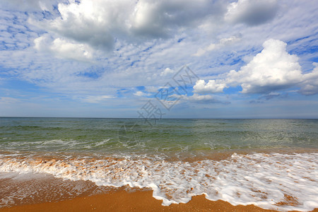 在海上的美好的夏天场面图片