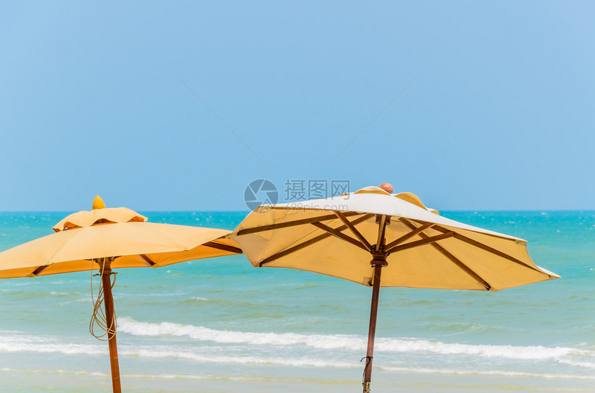伞状海滩图片