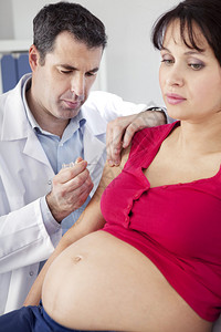 为孕妇接种疫苗图片