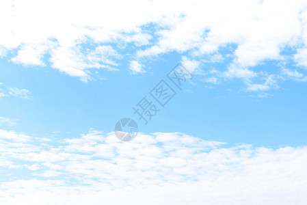 户外蓝天白云图片