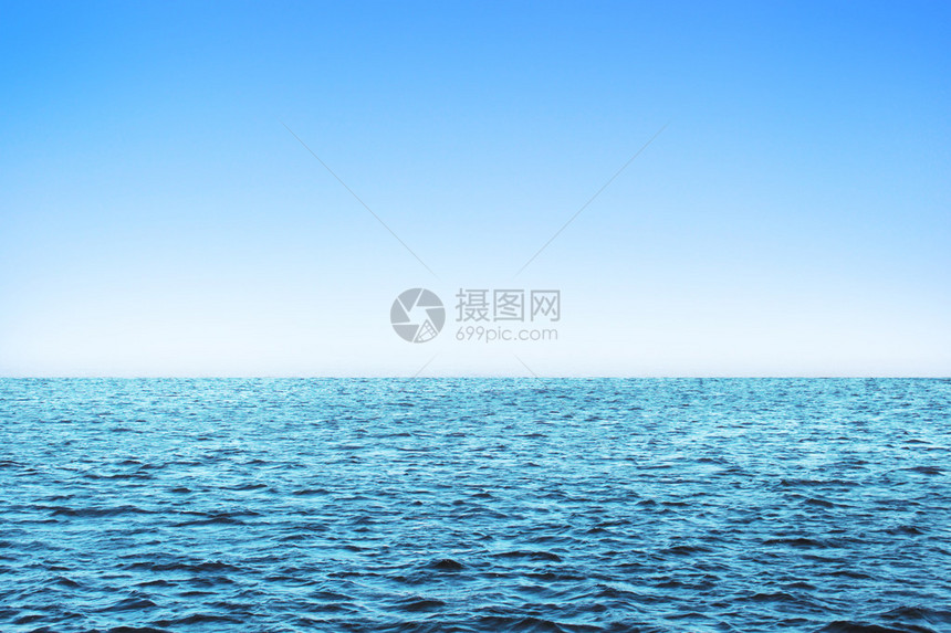 空荡的海浪图片