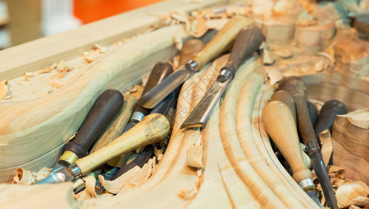 木头雕刻工具夹图片