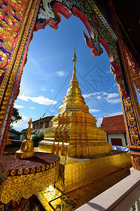 泰国佛教寺庙泰国北部南奔的马哈万寺图片