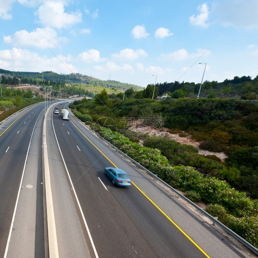 以色列现代公路的交通状况和图片