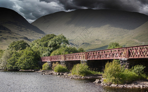苏格兰的金属铁路桥结构暴云旧铁路桥Scot图片