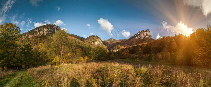 秋季山景广角全景图片