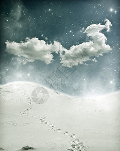 山坡上雪道的圣诞背景图片