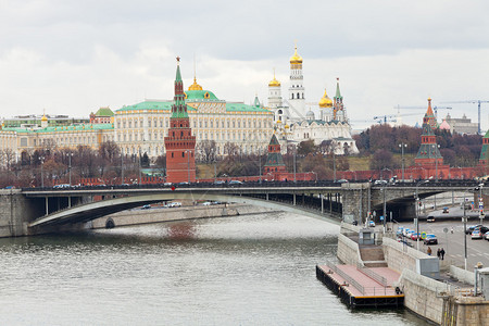 秋天莫斯科莫斯科莫斯克瓦河和克里姆林宫的博尔索伊图片