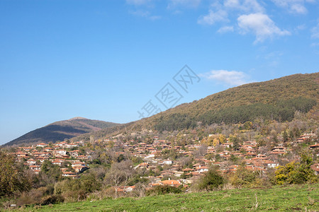 该村是保加利亚复兴时期18世纪和19世纪的建筑保留地图片