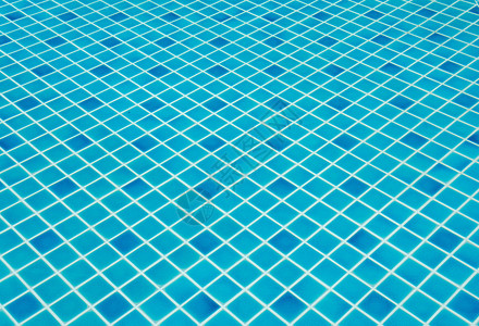 游泳池里的蓝图片