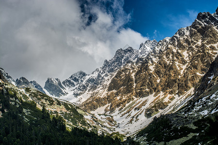 冬天山的风景图片