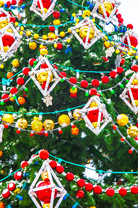 圣诞树装饰圣诞礼物和图片