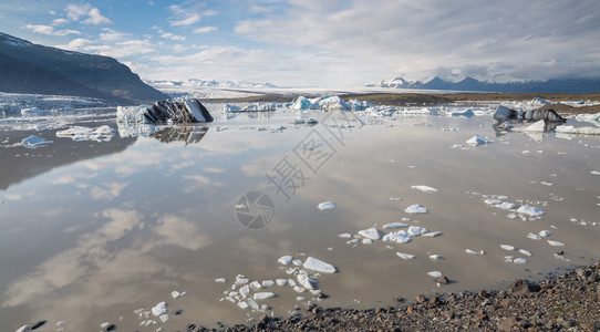 冰岛川舌湖山全景图片
