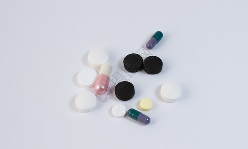 白种背景的颜色和形式药片不同药丸胶囊混合药物治疗药物流感抗生图片