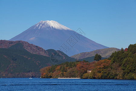 秋季富士山和芦湖图片