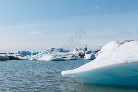 在冰岛Jokulsarlon冰川环礁湖漂图片