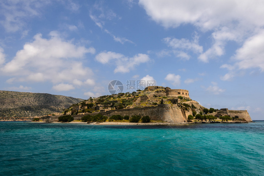 斯皮纳隆加岛位于AgiosNikolos市附近的Las图片