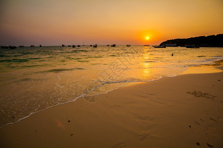 柬埔寨西哈努克维尔热带海滩的夏季日落海景图片