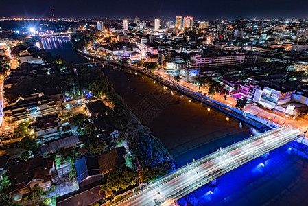 清迈市中心城市景观夜景泰国图片