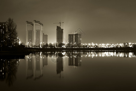 夜晚基辅美丽城市的黑图片