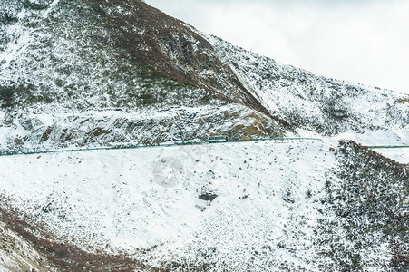 雪山公路图片