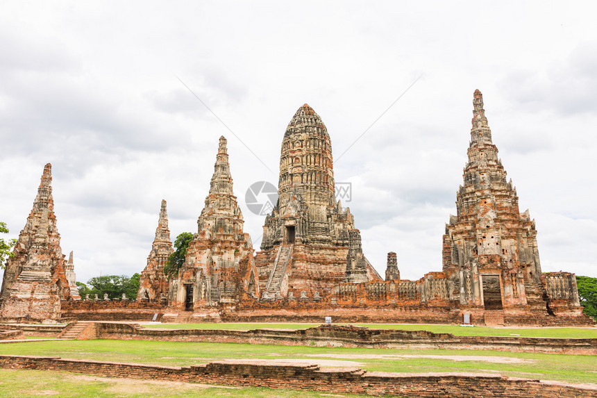 泰国Ayutthaya历史公园的教寺庙WatChaiwatth图片